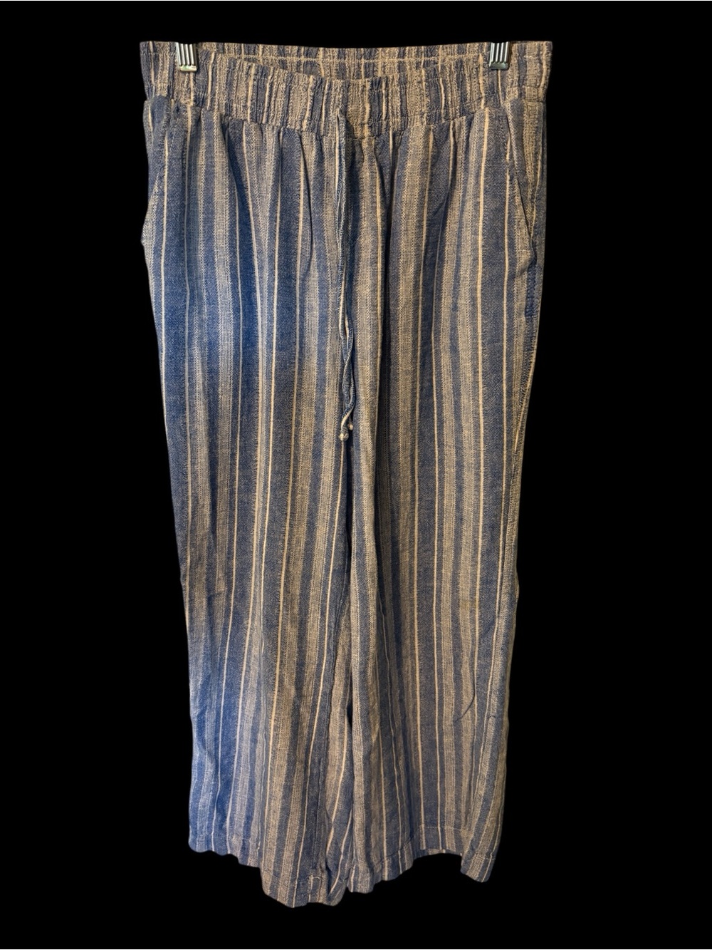 Briggs Womens Pants Blue Striped Elastic Waist.
Pockets Linen & Rayon